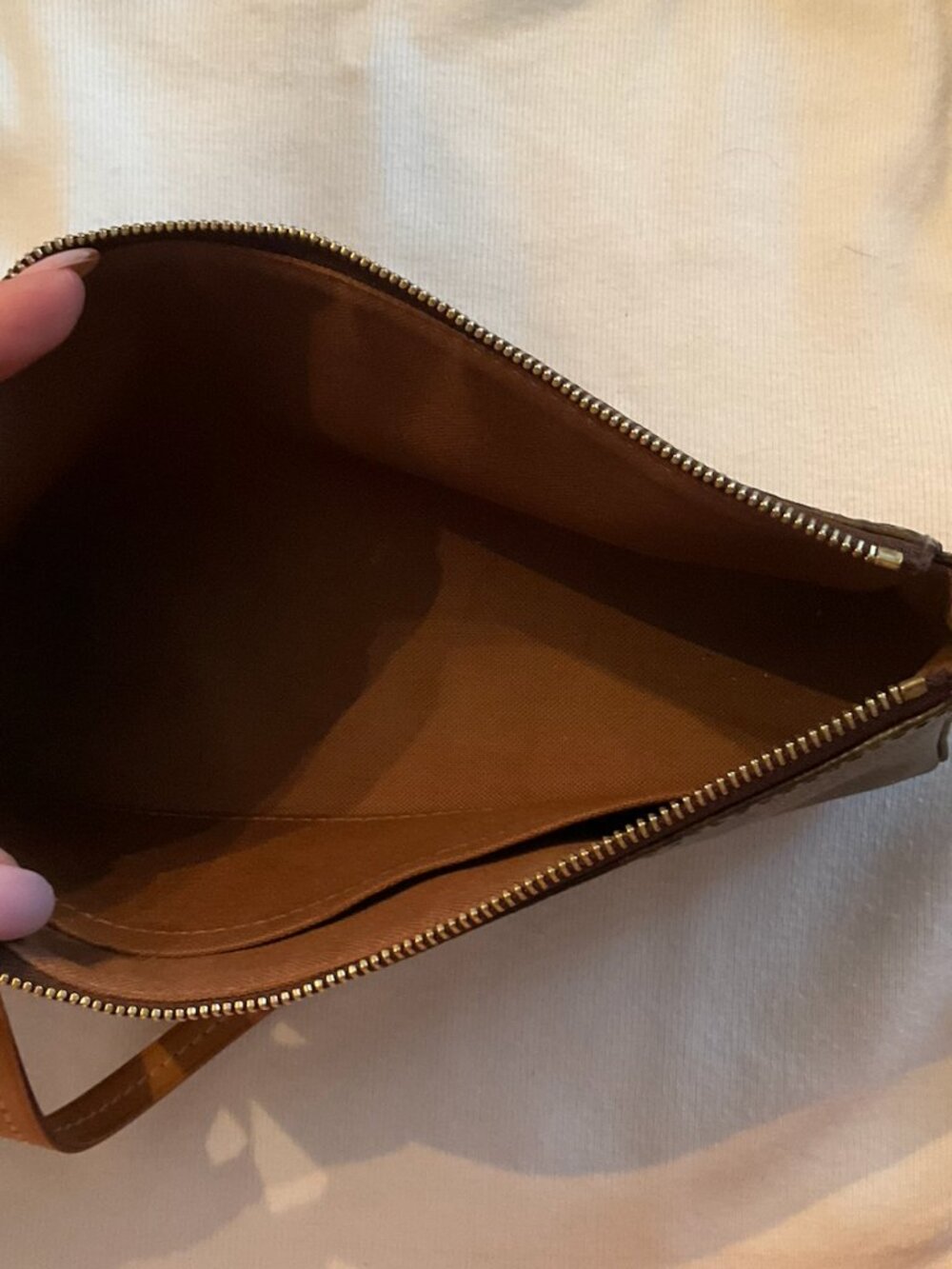 Louis Vuitton Purse - Picture 2 of 4